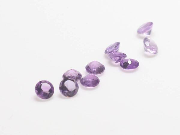 キレイ 明るい色合いのアメシスト 3mmラウンド 10個 0.94ct