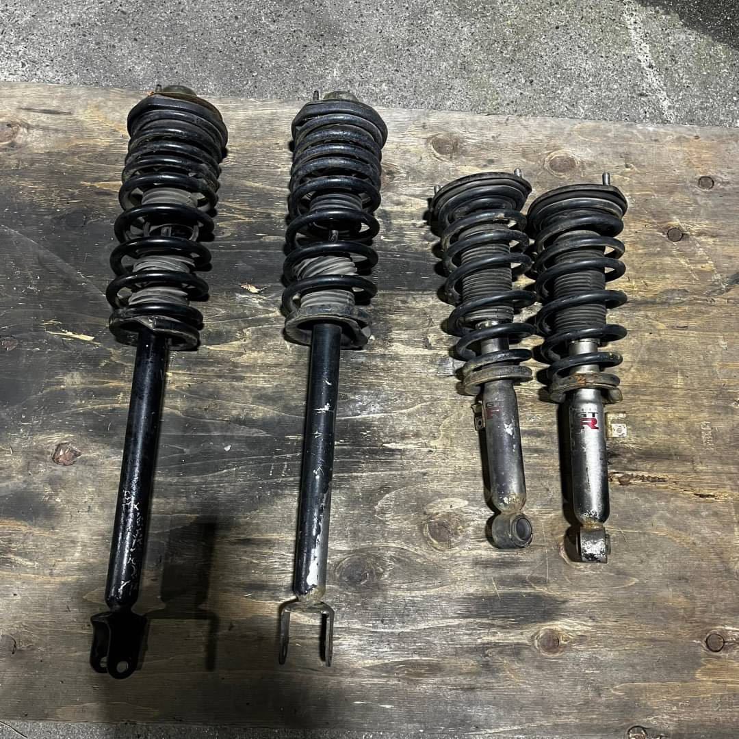 ギフト BCNR33 R33 GTR 純正ショックアブソーバー - 通販