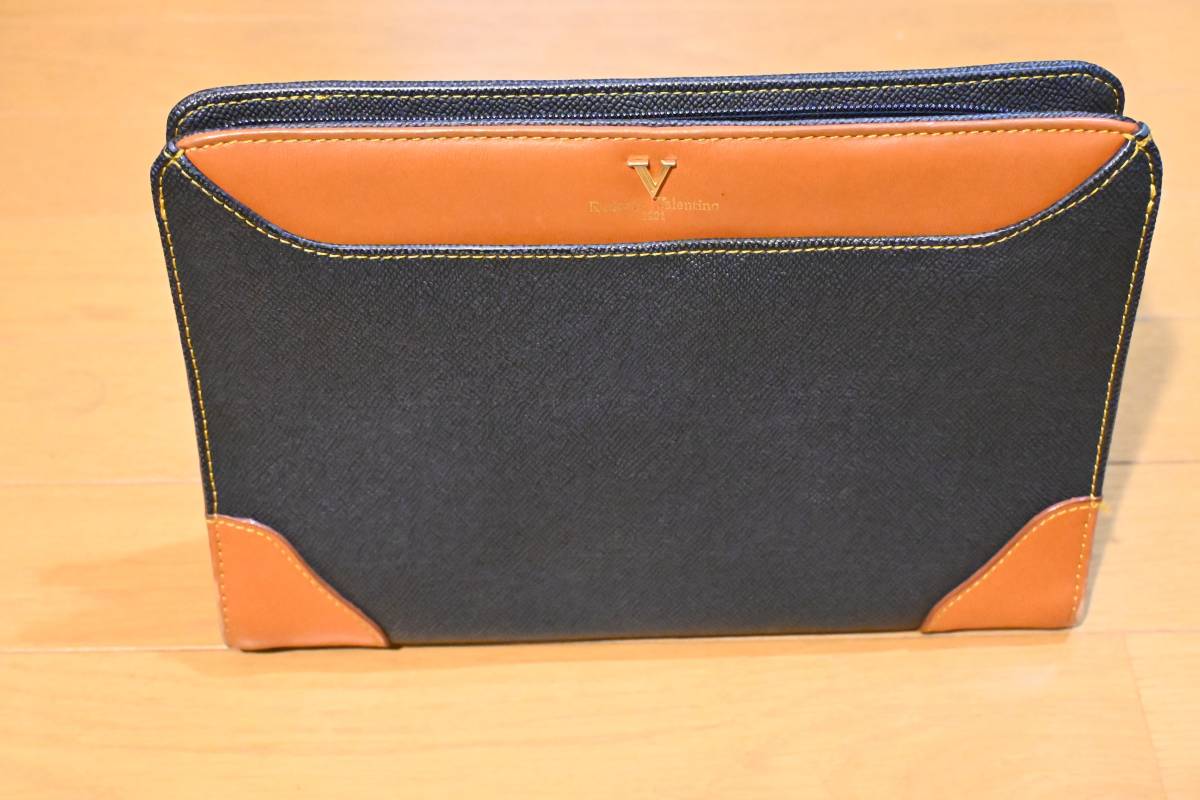Valentino バッグの値段と価格推移は?|1,907件の売買情報を集計した ...