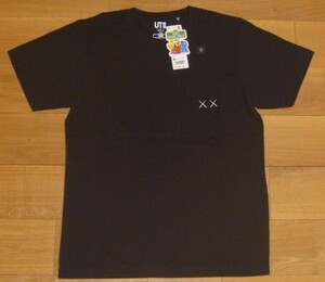 ユニクロ　カウズ　Tシャツ　Mサイズ　UT　セサミストリート　KAWS　黒　⑳