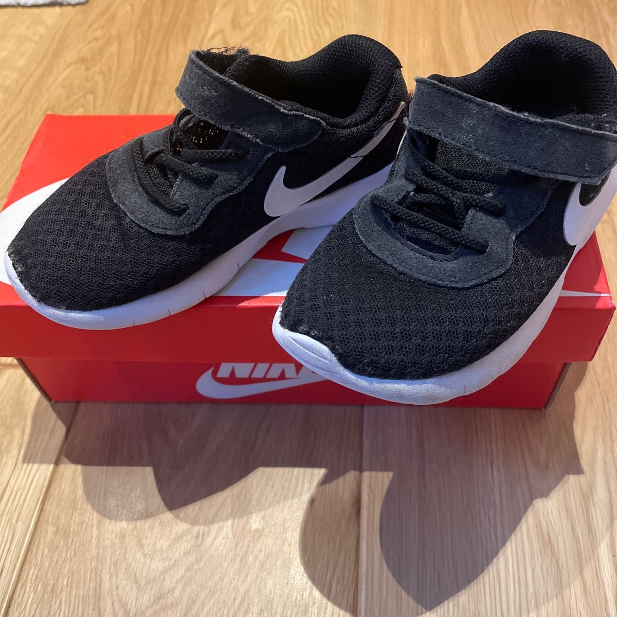 NIKE キッズシューズセット キティーちゃん フォース1|PayPayフリマ