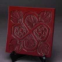鎌倉彫 角型 飾り皿 葡萄文 箱付き 裏に人名あり 中古 KA-7500_画像2