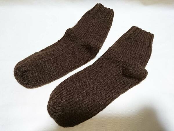 送料込み　ハンドメイド 　毛糸靴下　ソックス　ブラウン　未使用　約22cm～24cm　アルゼンチンで購入　