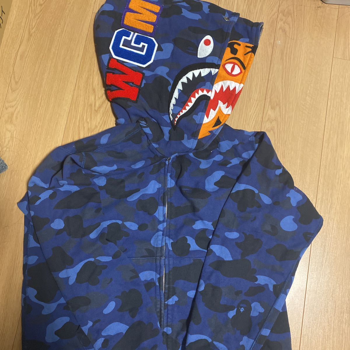 パーカー APE シャークパーカー タイガー eric b jr着用
