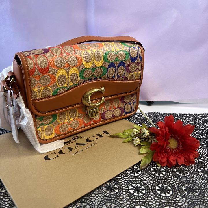 COACH コーチ ストラップ付 レインボー シグネチャー 長財布