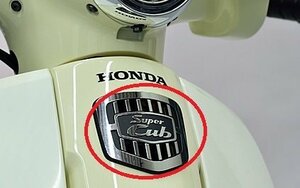 【ホンダ（HONDA)】 【補修部品】18年モデルスーパーカブ110 フロントカバーエンブレム