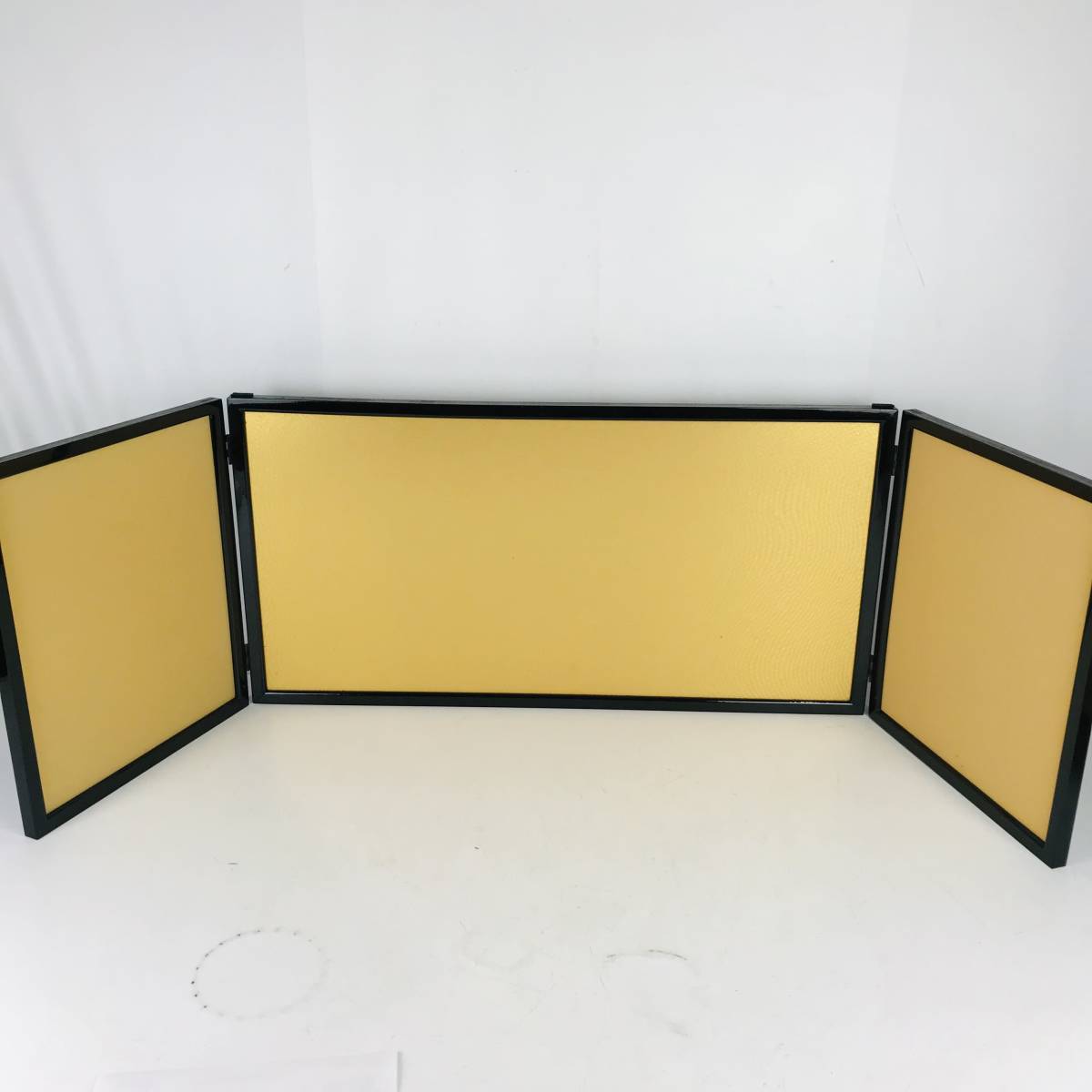 53%OFF!】 日本製 本金屏風 純金箔 木製格子 8尺6曲<br>金屏風 きんびょうぶ 衝立 ついたて 間仕切り パーテーション 和家具<br>全国送料無料無料 代引き手数料無料 金屏風 日本製 軽量金屏風 8尺6曲 (特殊ボード・特選洋金平押)