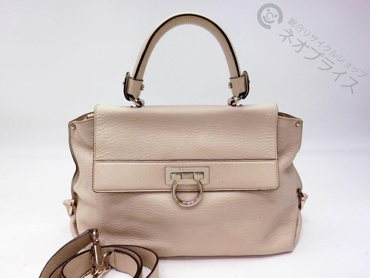 T1202 良品☆ フェラガモ ショルダーバッグ ハンドバッグ 2way レザー-