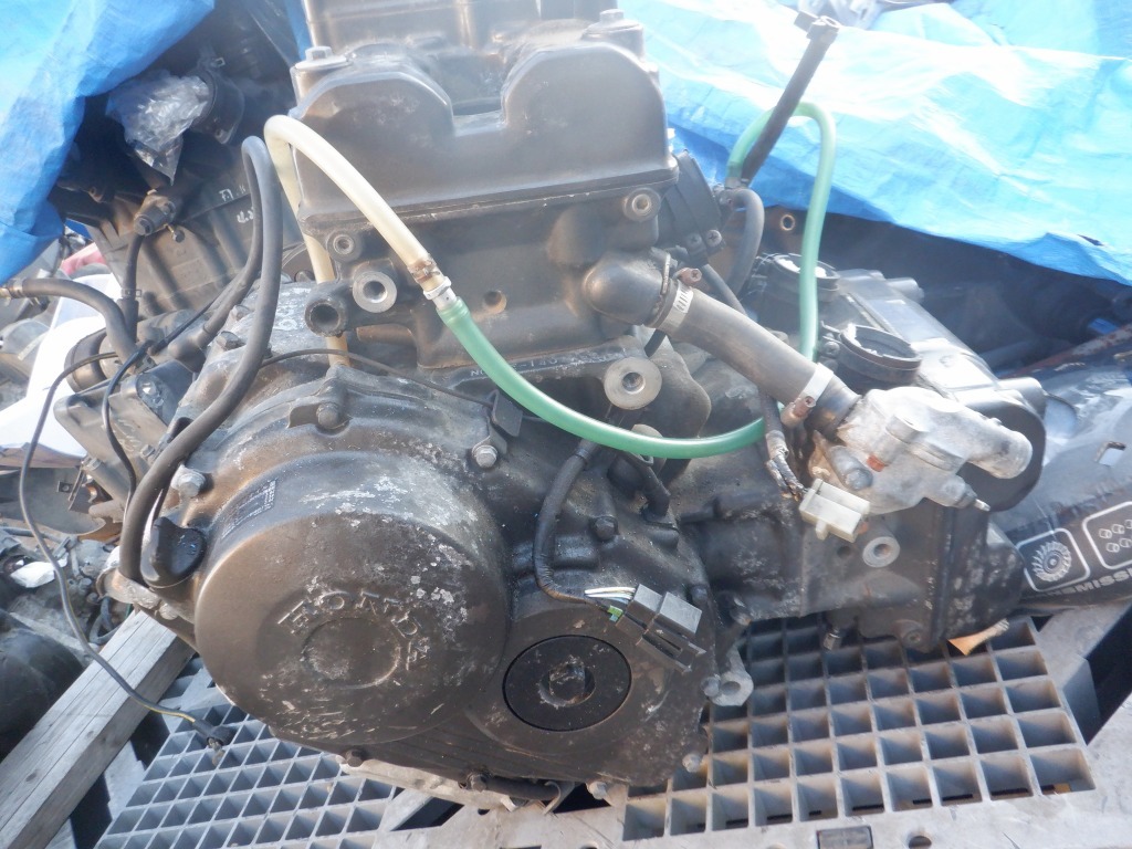 海外販売× VFR400R エンジン 動作確認済み 異音なし NC21