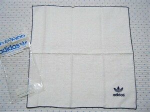 アディダス　adidas　“PILE&GAUZE HANDKERCHIEF”　ハンドタオル　白色　大きさ 36㌢×36㌢　タオル生地　兼松江商製　@1970年代製品