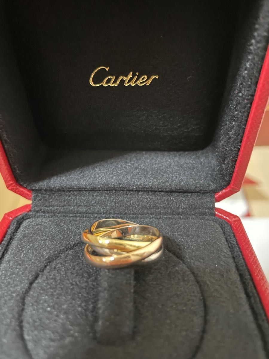 【美品】Cartierカルティエ トリニティリング 9号 箱付き 【美品】Cartierカルティエ トリニティリング 9号 箱付き