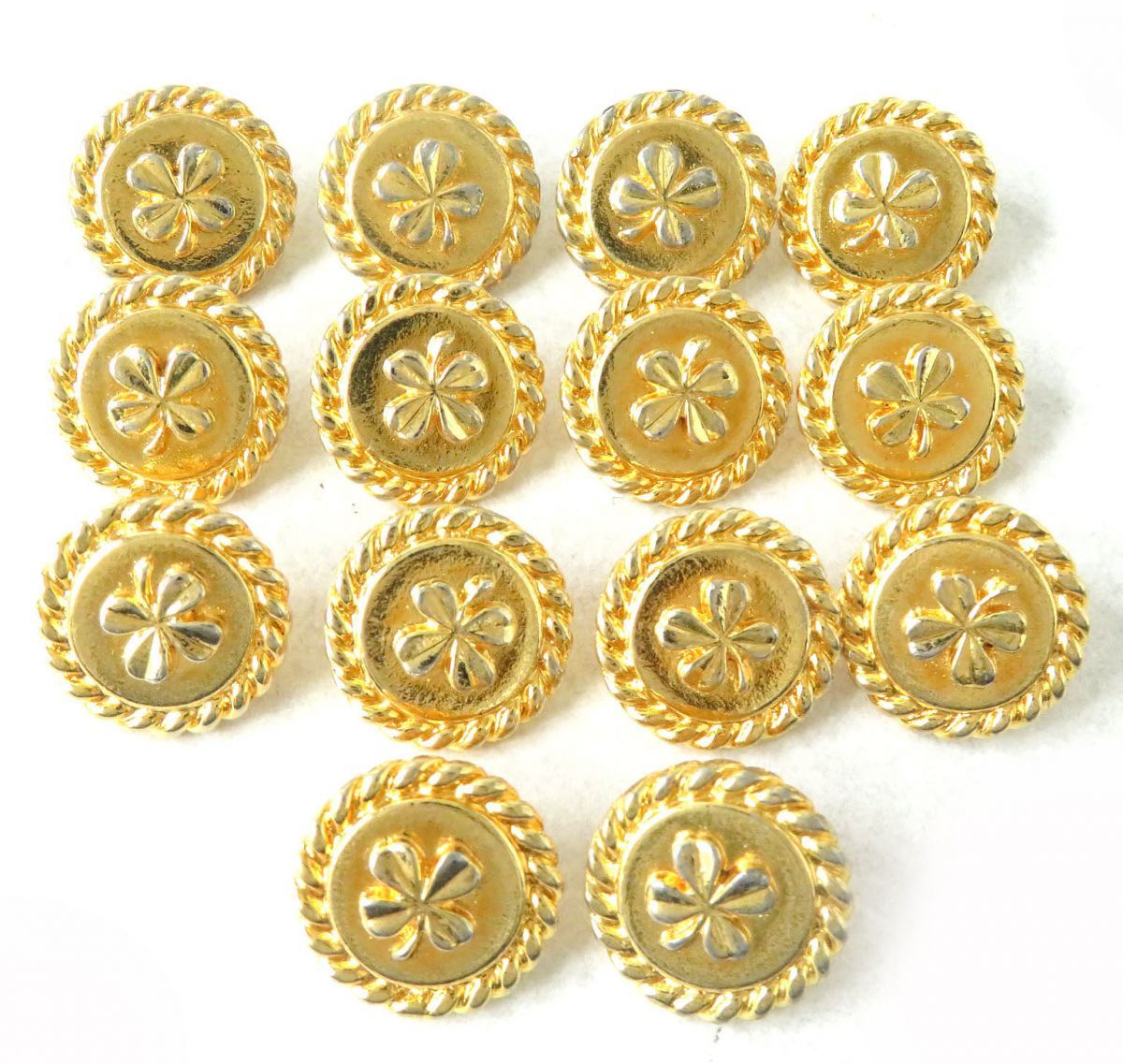 ヤフオク! -「シャネル ボタン セット」(ファッション) の落札相場 ...