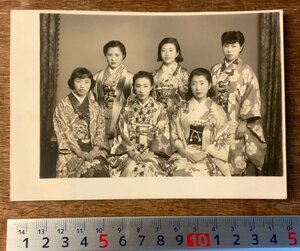 RR-1418 ■送料無料■ 従姉会記念 女性 6人 美人 着物 和服 晴れ着 帯 記念写真 写真 古写真 昭和16年1月 印刷物 アンティーク/くKAら