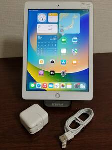 E64【良品】 iPad 5 (第5世代, 9.7inch) A9 / 2GB / 32GB Silver Wi-Fiモデル バッテリー80％ A1822 MP2G2 J/A Apple・iphone・galaxy