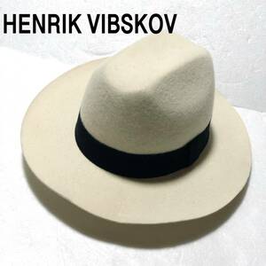 HENRIK VIBSKOV ハット/ヘンリクヴィブスコフ/ヘンリック ヴィブスコフ 変形 帽子 オフホワイト