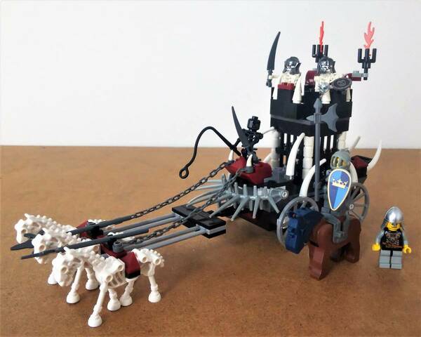 レゴ LEGO 7092 キャッスル ガイコツ監獄馬車　Skeletons' Prison Carriage　Fantasy Era　ファンタジー エラ　ミニフィグ 骸骨 盾