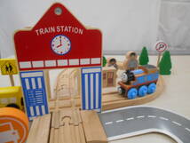 【☆TN－131】中古品/おすすめ品/Wooden/Train set 50pcs/教育/玩具/おもちゃ/パズル/海外/おまけ付き【HK】_画像2