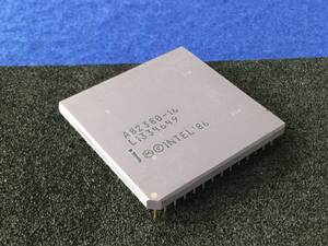 A82380-16【即決即送】インテル 17MHz 32-Bit DMA コントローラー[AZT12-13-21/285308] Intel 16 MHZ 32-Bit DMA Controller 1個 