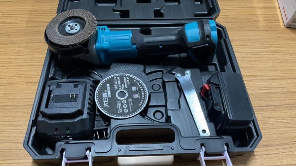 マキタ充電式ディスクグラインダーGA4080DRGXバッテリー2個充電器付