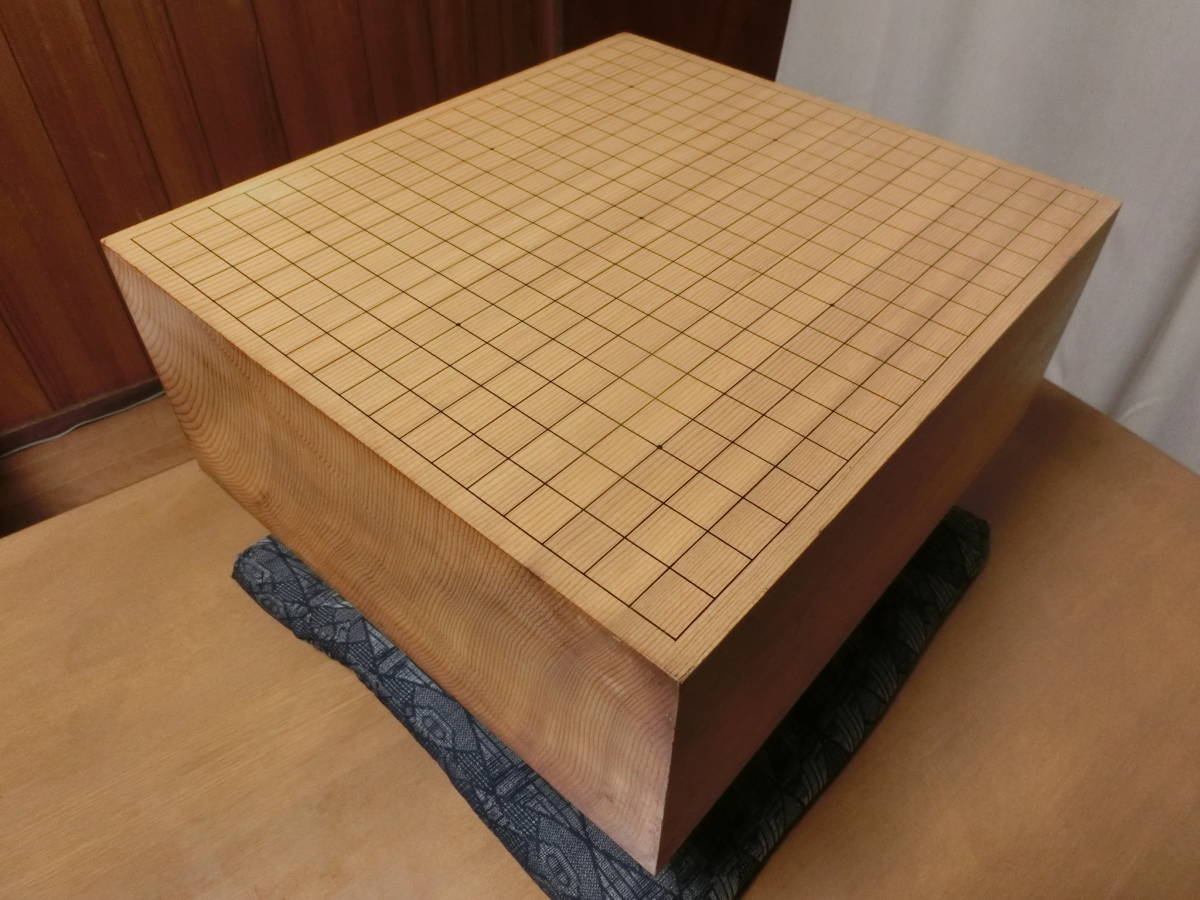 足つき 囲碁盤 (木箱付き) 【値引き交渉有】 満点の www