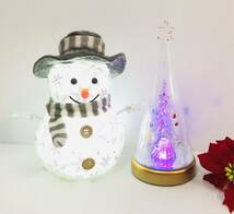 光るスノーマン＆ガラスドームクリスマスツリーセット　クリスマス置物　スノーマン置物　クリスマスツリー　サイズ20.5㎝ 　23㎝_画像1