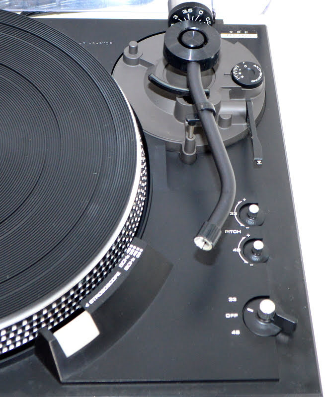 売れ筋】【売れ筋】レコードプレーヤー Technics SL-2000 器材