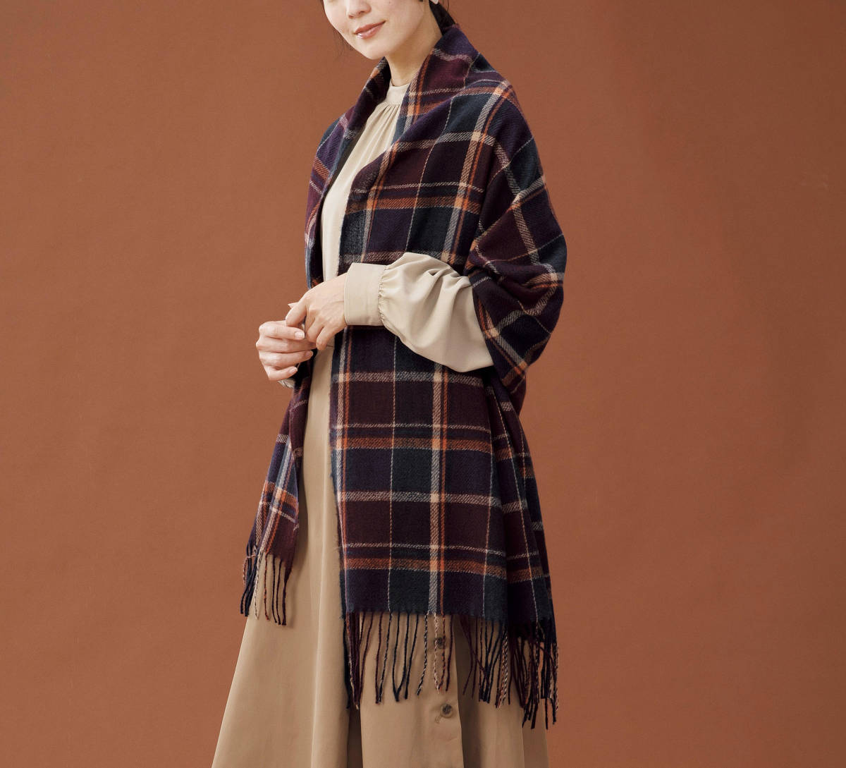 新品】ファリエロサルティAlexiaアレクシア紺ブークレ大判スール