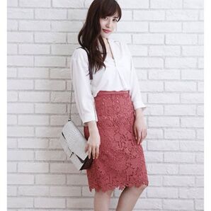 【JUSGLITTY】赤レーススカート 花柄 スカート タイトスカート