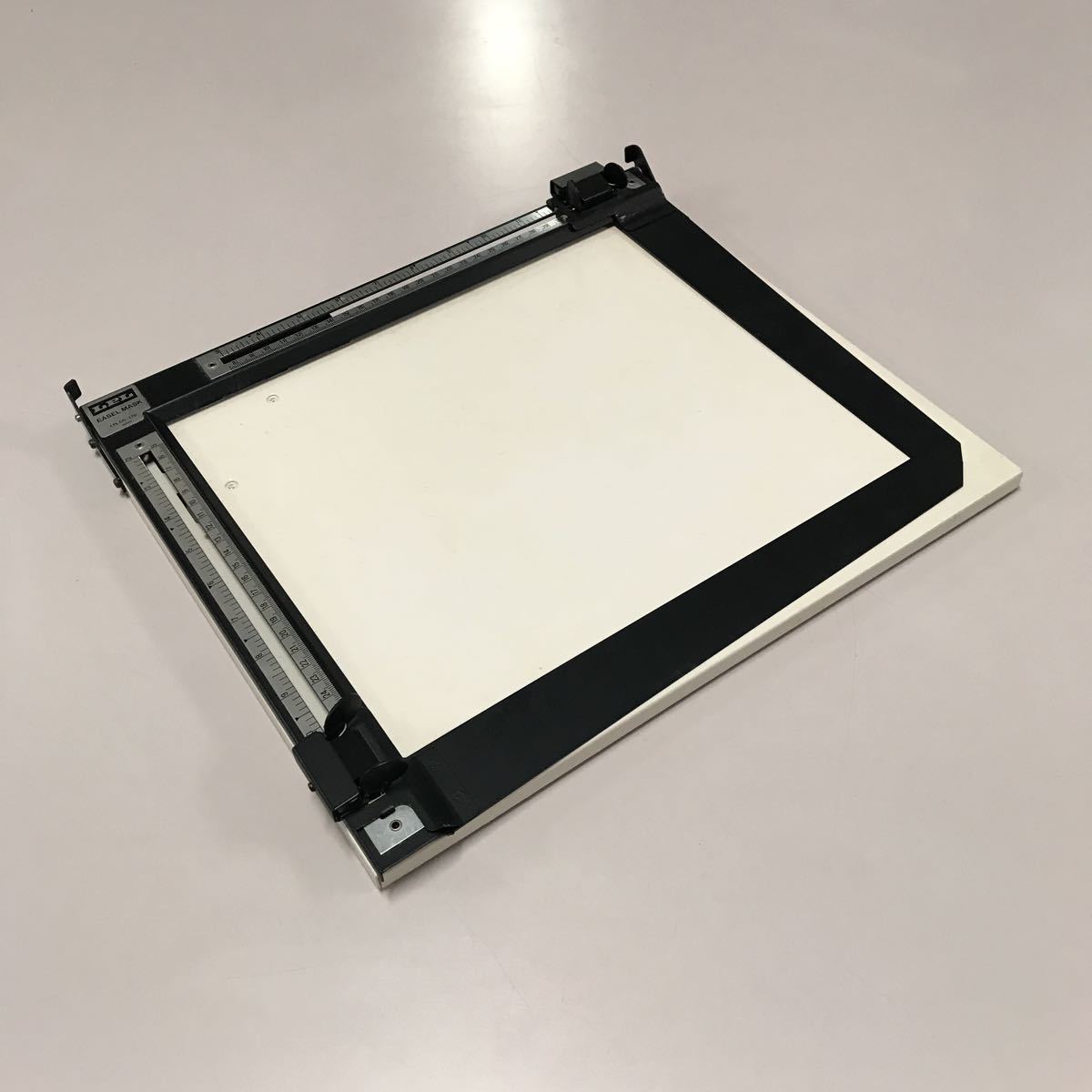 ライツ イーゼル | www.caravantechs.com