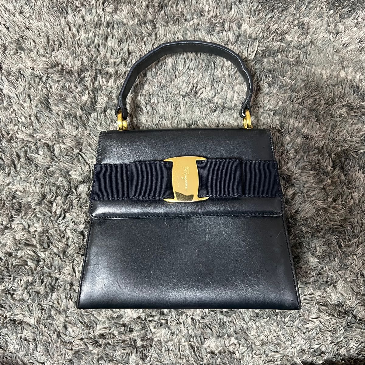 待望の再入荷! 22S150極美品 SalvatoreFerragamo フェラガモ バッグ