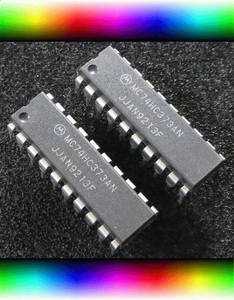IC MC74HC373AN CMOS 8 ビット D タイプ・トランスペアレント・ラッチ,3ステート出力 8bit octal D-type transparent latch with 3-state 