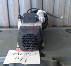 AUC-911 PFEIFFER MVP015 ダイアフラム真空ポンプ 中古品