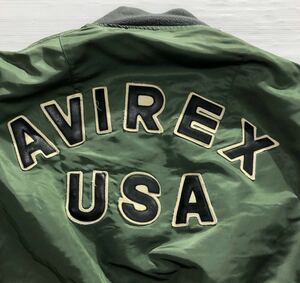 4721《AVIREX アヴィレックス》USA製 バックビッグアーチロゴワッペン 中綿入 MA-1 MA1 ミリタリー フライトジャケット カーキ L