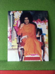 インドの聖人　サイババ　カラー写真A　縦17５mm　x　横125mm