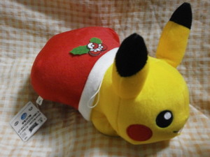 ポケットモンスター　サン＆ムーン　でっかいクリスマスピカチュウぬいぐるみ