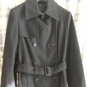 濃いグレーの上質コート ９号サイズ ウール＋カシミア ベルト付き 総裏 後ろベンツ有りシンプル定番コート