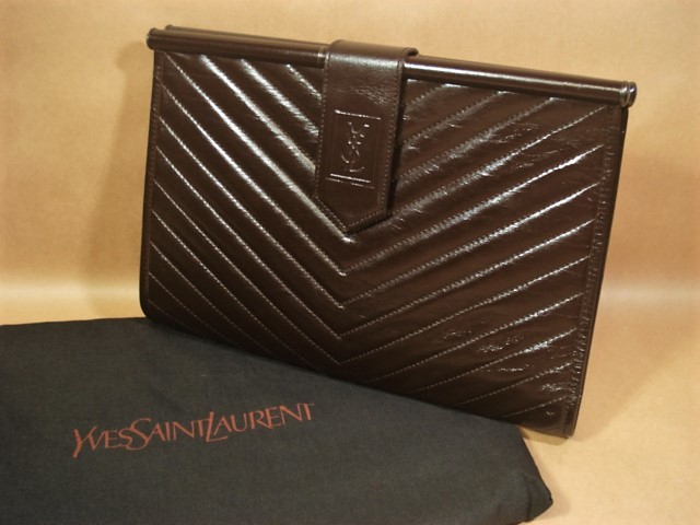ヤフオク! -「ysl クラッチバッグ」の落札相場・落札価格