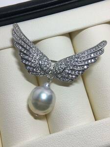  south . White Butterfly pearl feather CZ diamond brooch 