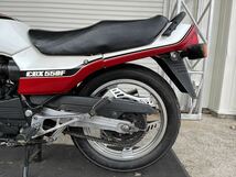 CBX550F PC04型 1983年モデル 赤白黒38618 HONDA エンジン実働!吹け上がり良好!現状販売/輸入新規.国内未登録/愛知県豊橋市/E40819-18-880Y_画像8