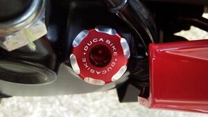 【国内在庫】DUCABIKE ドゥカバイク エンジンオイルフィラーキャップ DUCATI ドゥカティ HYPERMOTARD 1100/SUPERBIKE スーパーバイク 他-赤