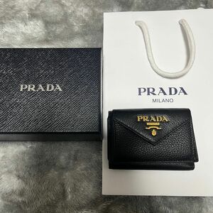 PRADA コンパクト 三つ折 財布