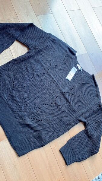 HERE'S☆新品☆薄手ニット☆2色あります
