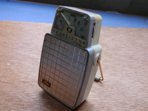  Uni -k. design Toshiba transistor radio 9TM40