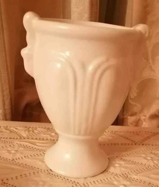 白の花瓶 ベース 置物 オブジェ 高さ約12cm 口径約8cm☆おまとめ落札送料分割引♪