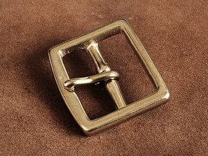 真鍮 レザーベルト用バックル（ピン留め）ベルト幅 40mm ブラス ギャリソンベルト 大きい カスタムパーツ 美錠 メンズ 付け替え 交換