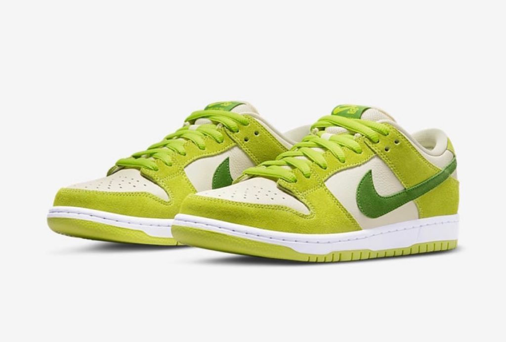 サントスピンク 【値下げ中】【日本未発売海外限定モデル】NIKE DUNK