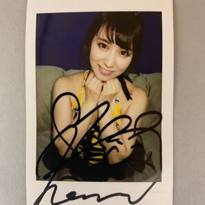 【初川みなみ】直筆サイン入り限定生チェキ