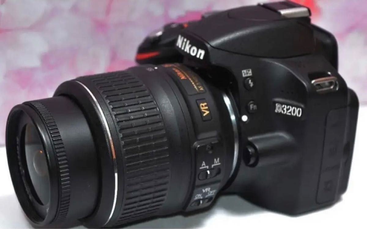 只今値下げ中 Nikon D3200希少なレッド 高画質一眼レフ 初心者 女性