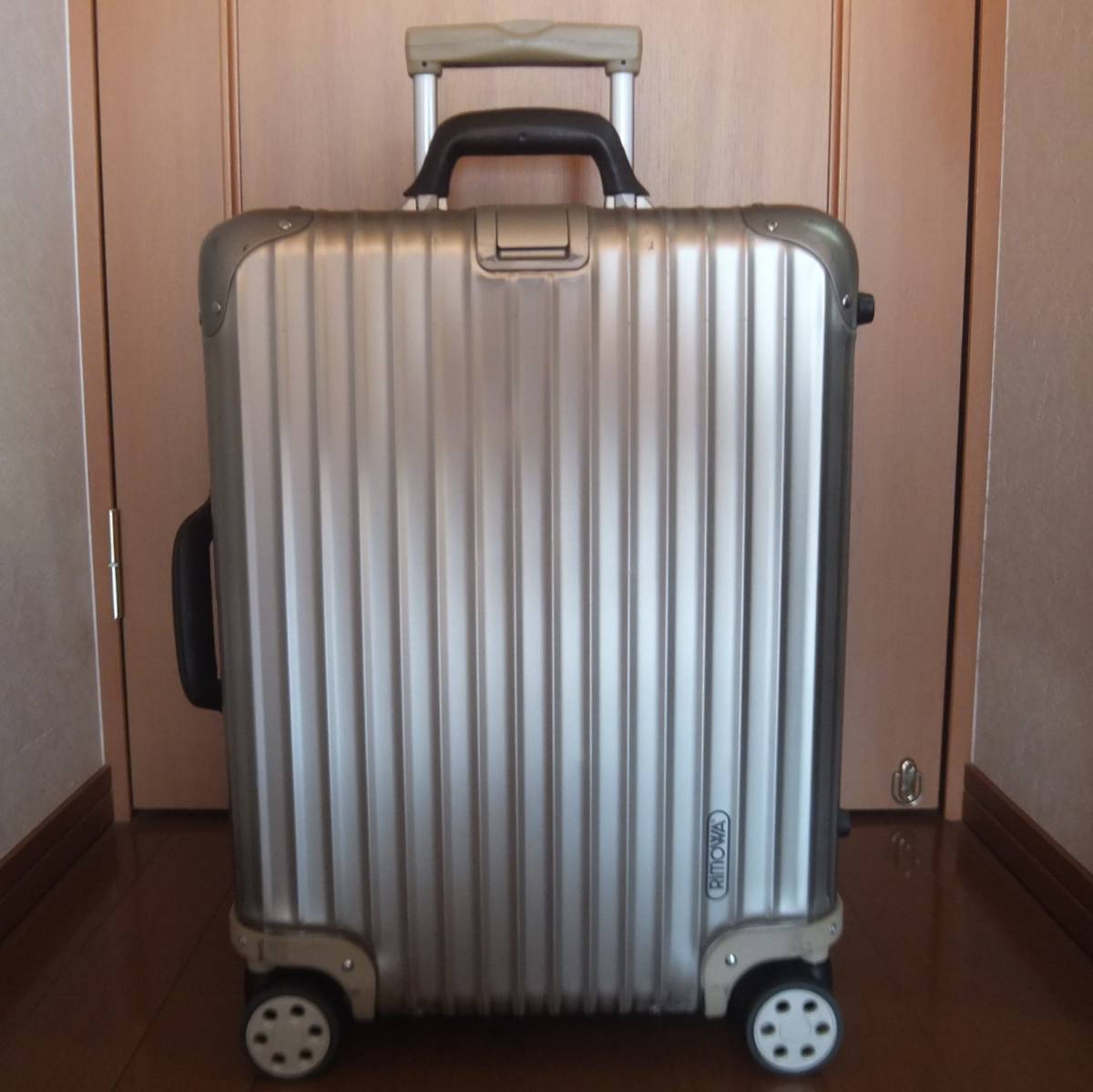 ヤフオク! -「rimowa 45l」の落札相場・落札価格