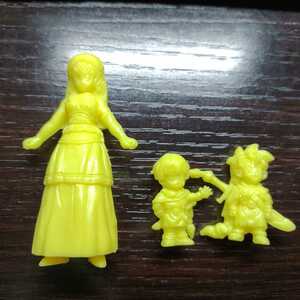  Dragon Quest Ⅴ gong ke flora man girl yellow color eraser figure not yet cut . contains point degree getting black 